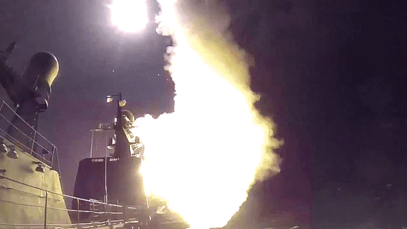 https://defencyclopedia.files.wordpress.com/2015/10/russian-missile-launch.gif?w=1000